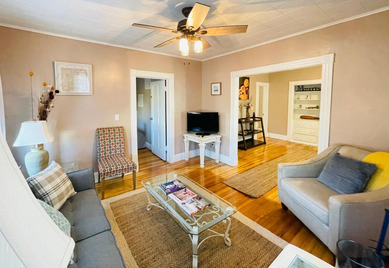 Delightful 2Br Apartment With Balcony - 15 Min From Mohegan Sun- Foxwoods Casinos & Mystic New London Dış mekan fotoğraf