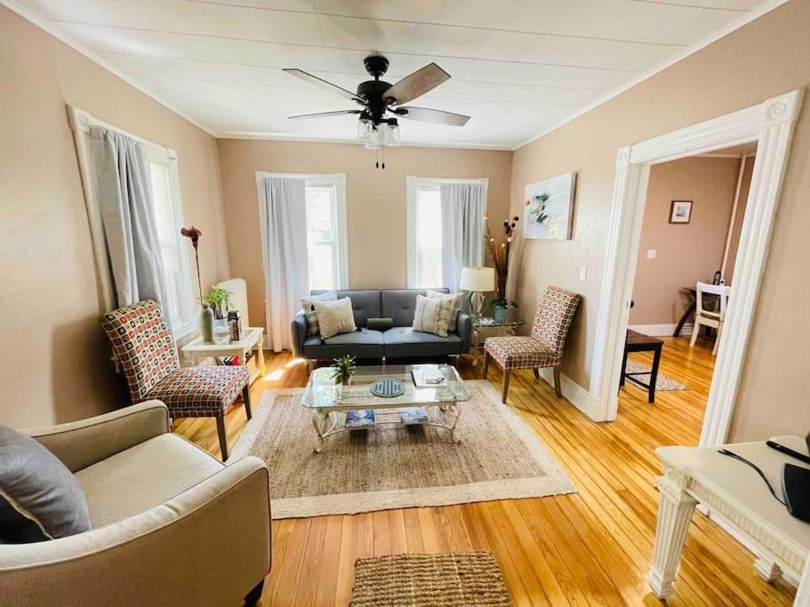 Delightful 2Br Apartment With Balcony - 15 Min From Mohegan Sun- Foxwoods Casinos & Mystic New London Dış mekan fotoğraf