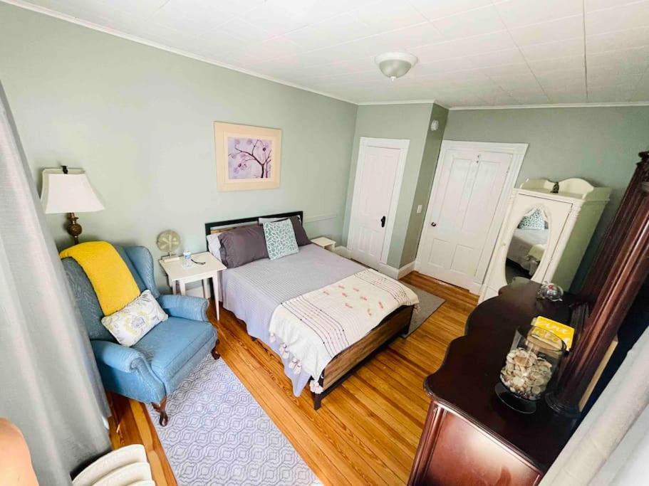 Delightful 2Br Apartment With Balcony - 15 Min From Mohegan Sun- Foxwoods Casinos & Mystic New London Dış mekan fotoğraf
