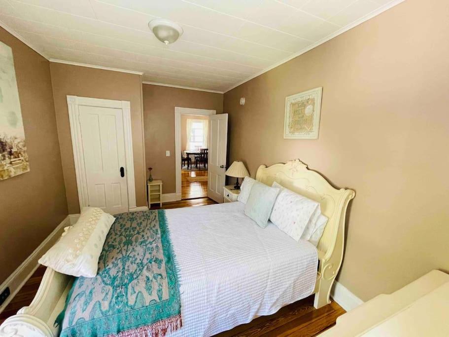 Delightful 2Br Apartment With Balcony - 15 Min From Mohegan Sun- Foxwoods Casinos & Mystic New London Dış mekan fotoğraf