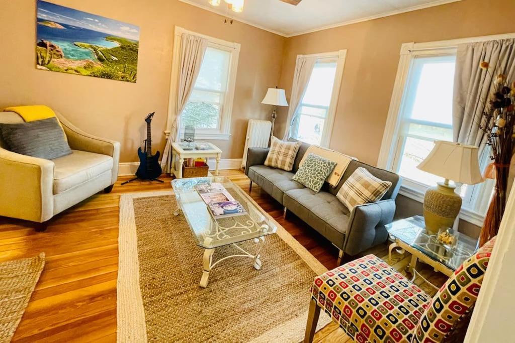 Delightful 2Br Apartment With Balcony - 15 Min From Mohegan Sun- Foxwoods Casinos & Mystic New London Dış mekan fotoğraf
